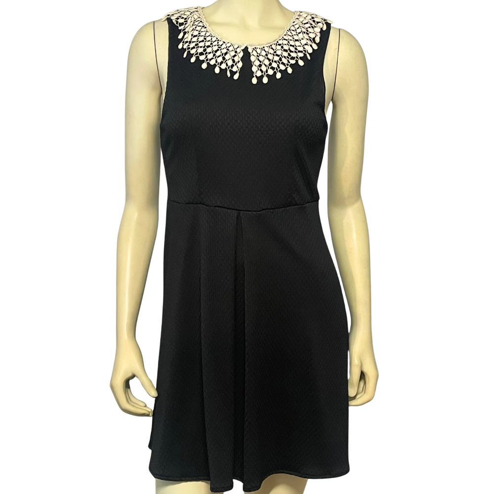 Free People Sz S Fit & Flare Dress with Delicate Lace Collar Keyhole Back Black